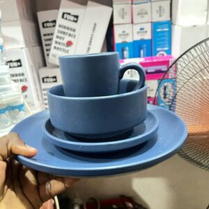 16-Piece Dinnerware Set – Stylish Dining for Every Occasion